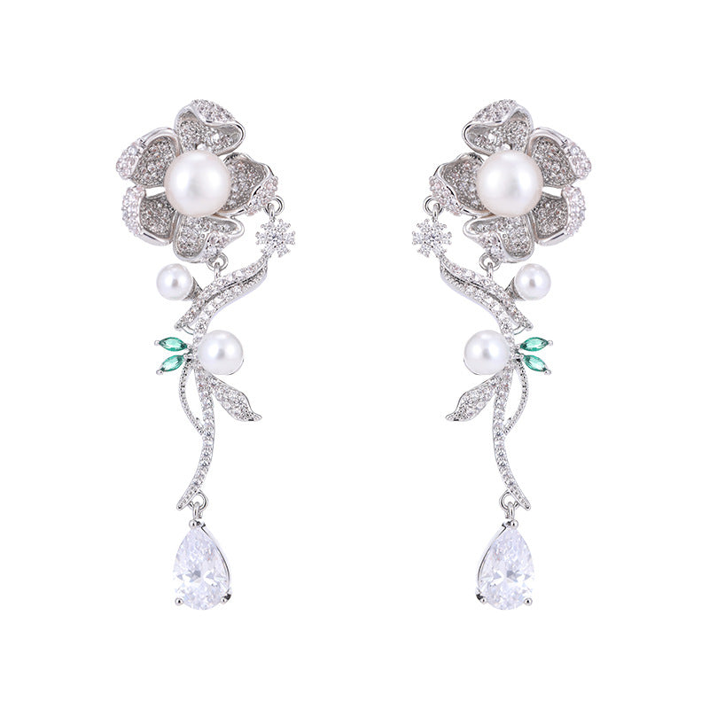 Dangling Floral Pearl Earrings