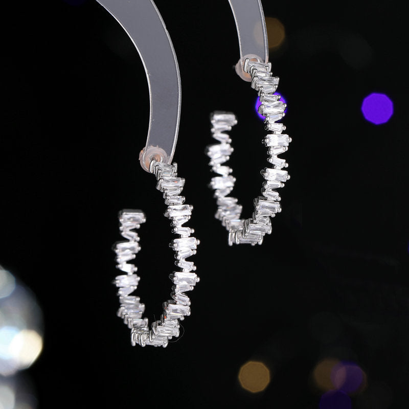 Hoop Earrings with Shinning Zircon