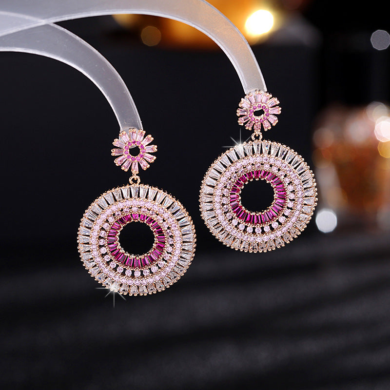 Luxurious Dangling Earring