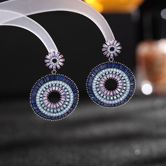Luxurious Dangling Earring