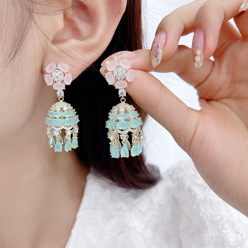 Luxurious Dangling Earring