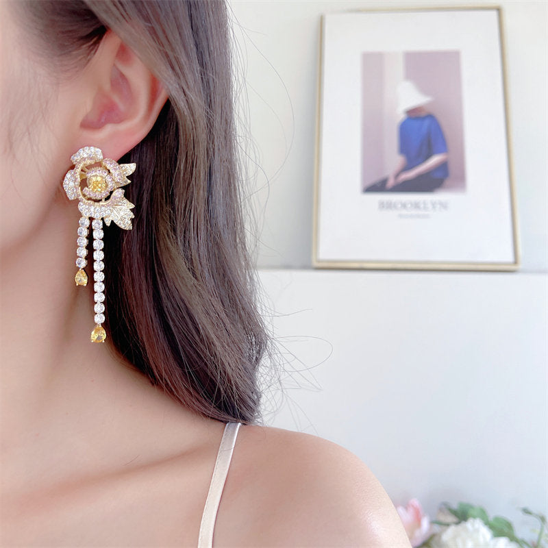 Luxurious Dangling Floral Earrings