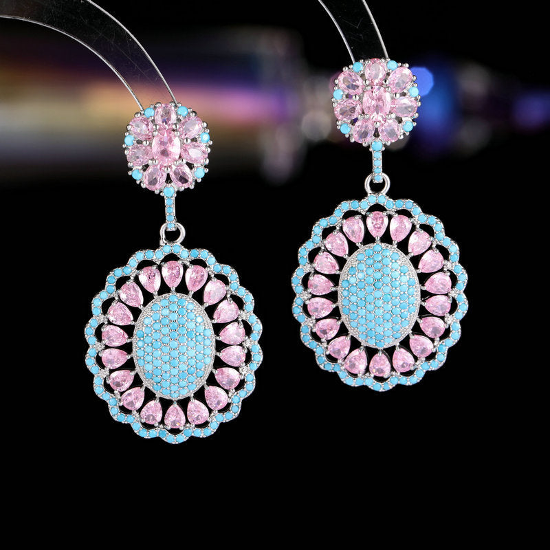Luxurious Dangling Earring