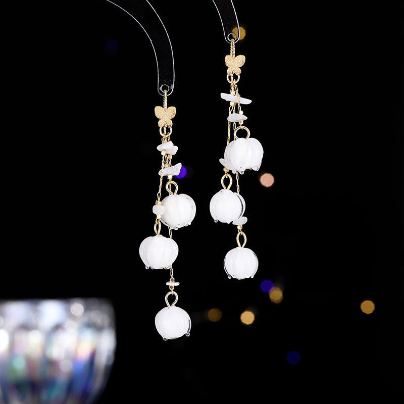 Dangling Floral Earrings