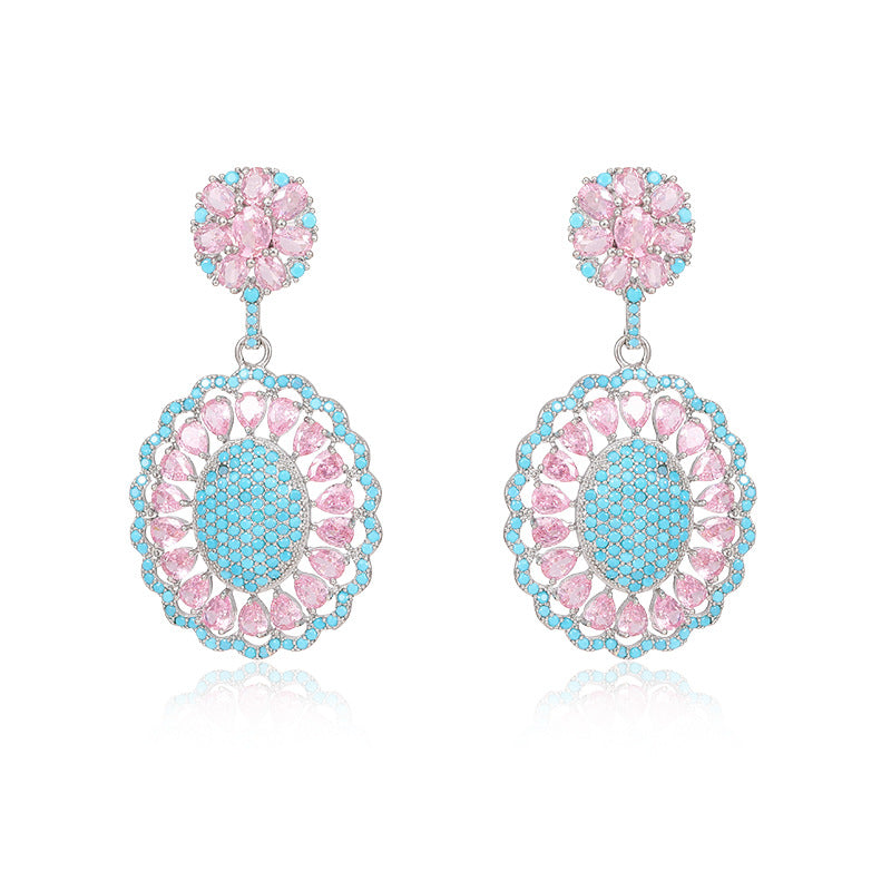 Luxurious Dangling Earring